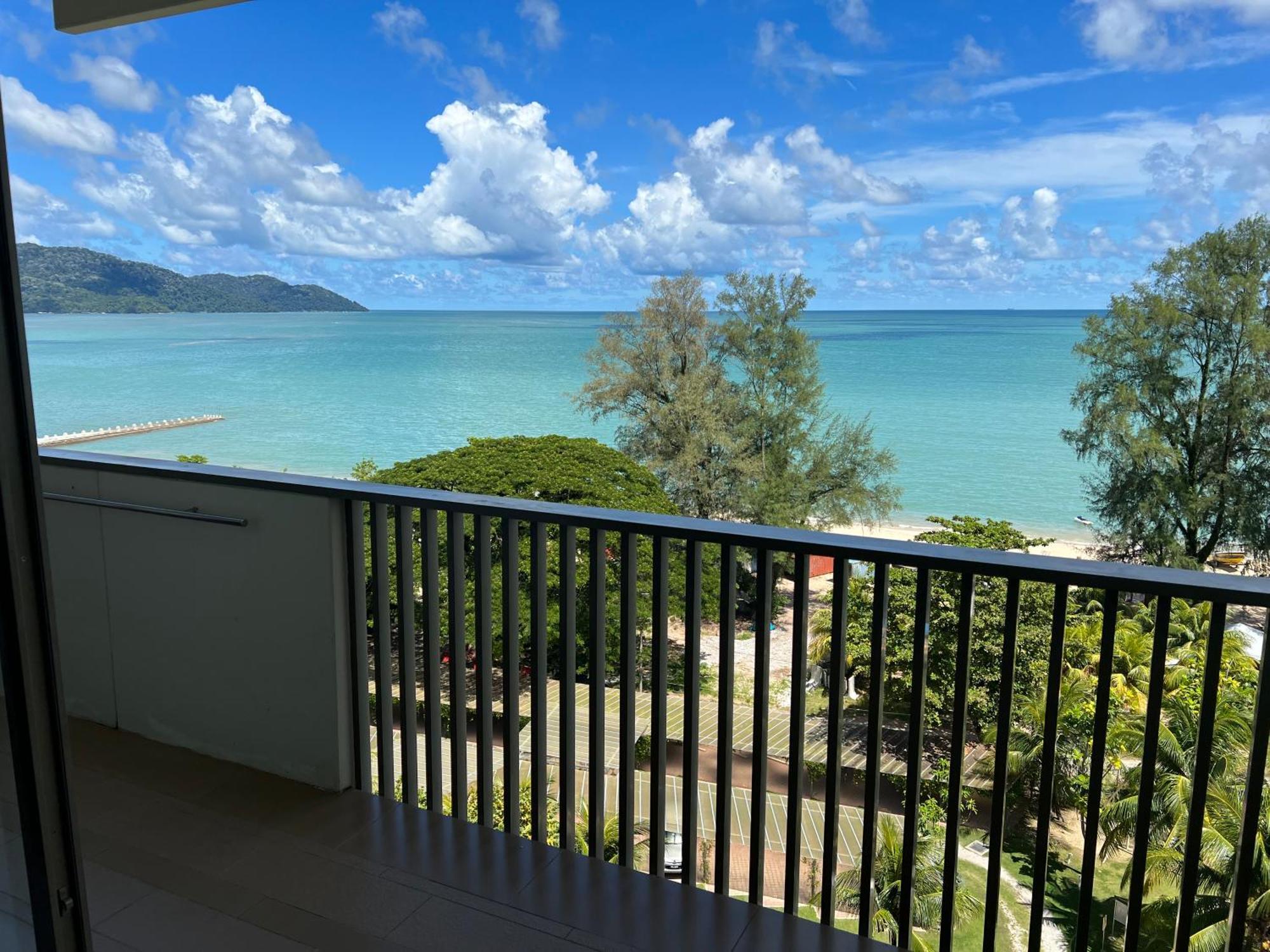 By The Sea Beach Front Apartment Batu Ferringhi Eksteriør bilde