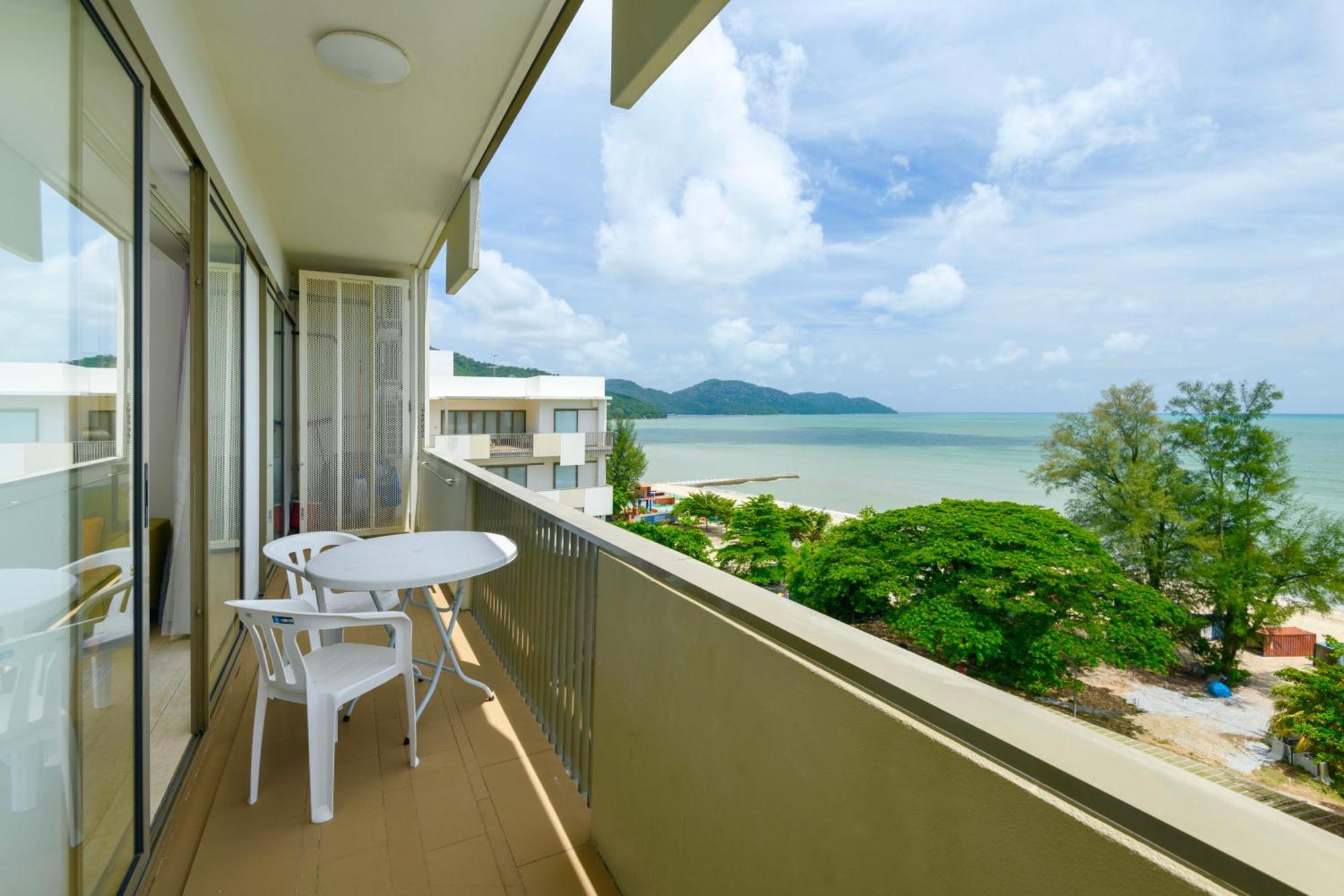 By The Sea Beach Front Apartment Batu Ferringhi Eksteriør bilde